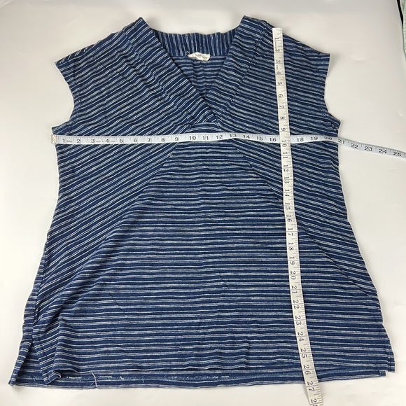 Jane and Delancey Blue & White Stripe V-Neck Tee Sz: Small - Picture 6 of 8